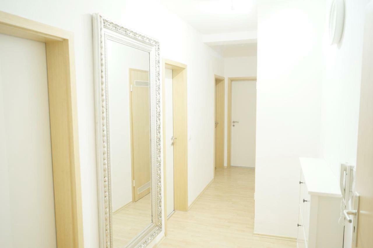 F10 Apartments Улм Екстериор снимка